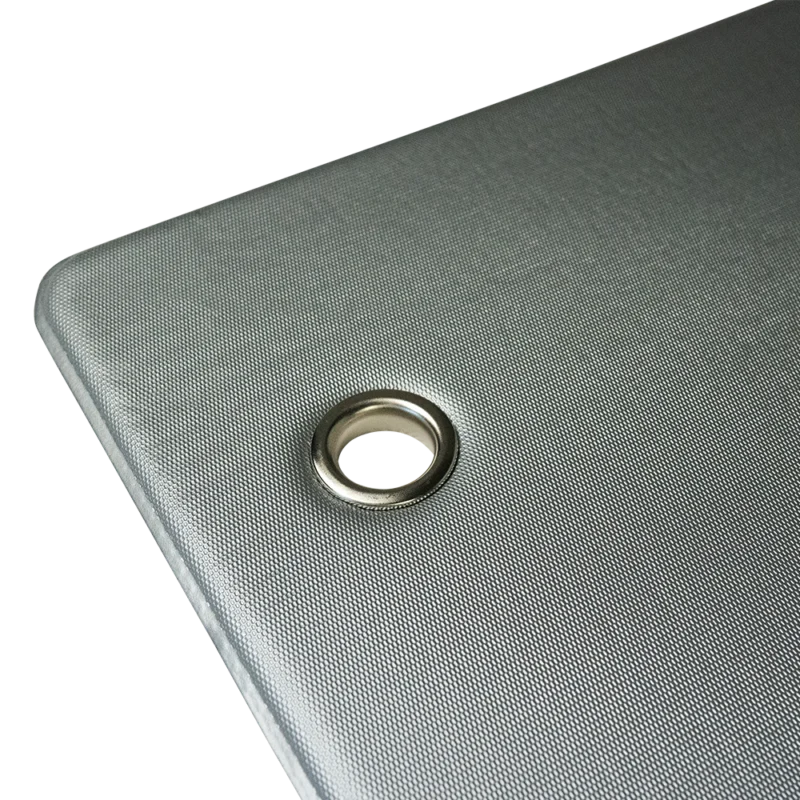 Detal oczek do zawieszenia w macie do ćwiczeń 4GRADE, ułatwiający przechowywanie.