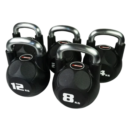 estaw kettlebelli CPU 4GRADE w wagach od 8 do 24 kg.